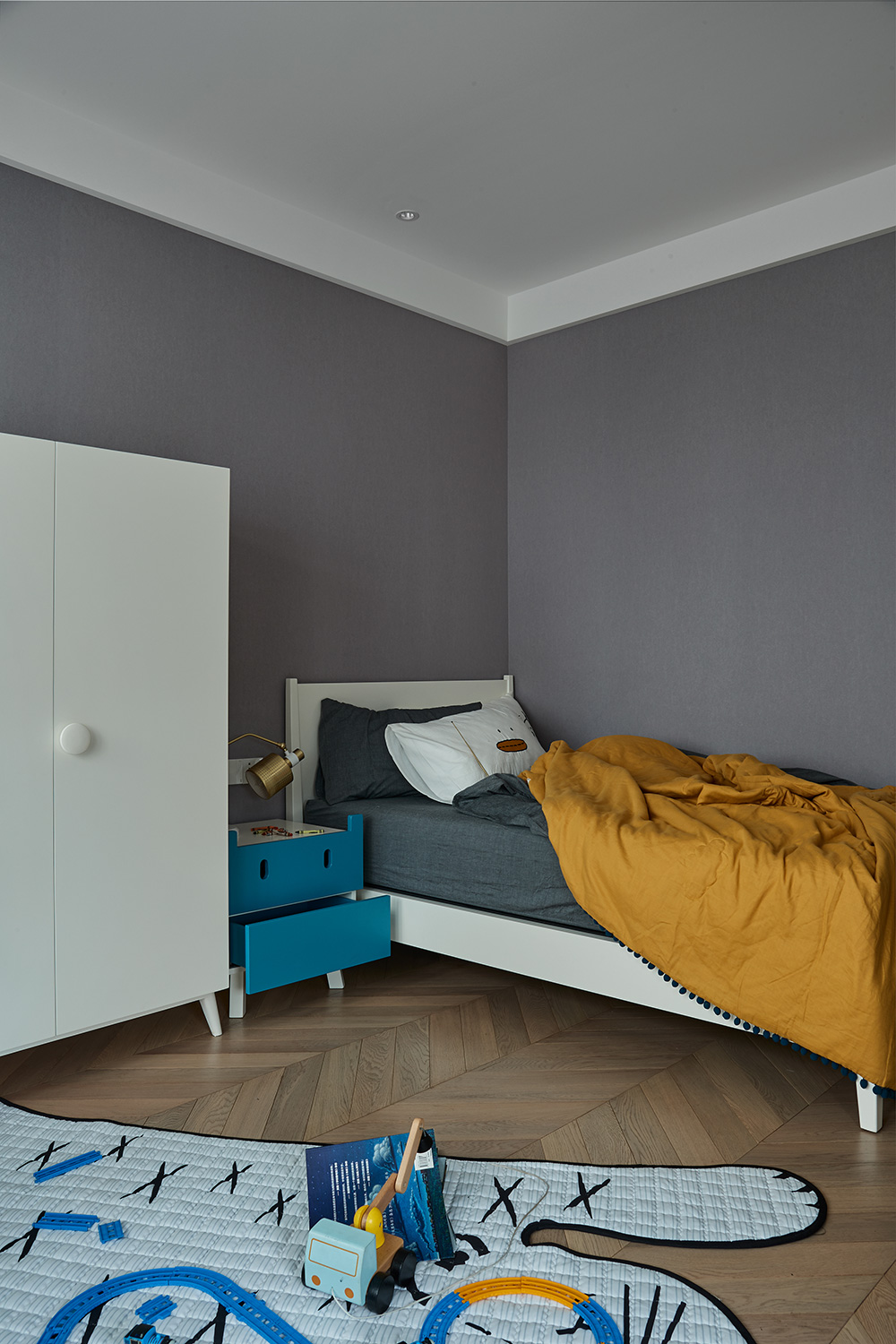 在起風的季節心理向往著柔軟的裝飾設計，平凡地過著舒心的生活-兒童房