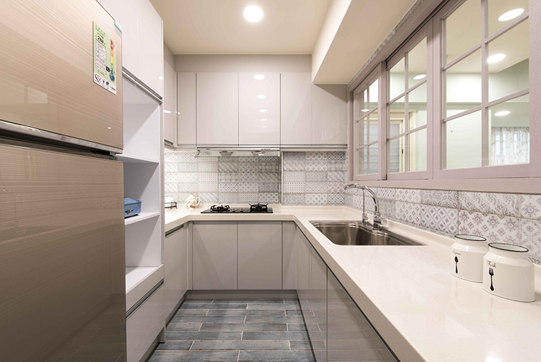 法式鄉(xiāng)村風(fēng)格家裝設(shè)計(jì)室內(nèi)裝修效果圖-廚房 法式鄉(xiāng)村風(fēng)格家裝設(shè)計(jì)室內(nèi)裝修效果圖-廚房