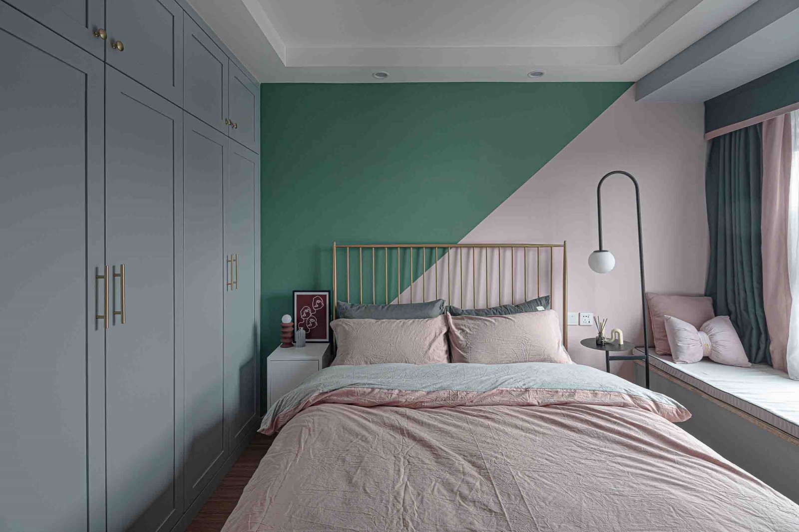 裝修案例現(xiàn)代輕奢風格室內(nèi)裝修效果圖-臥室 裝修案例現(xiàn)代輕奢風格室內(nèi)裝修效果圖-臥室