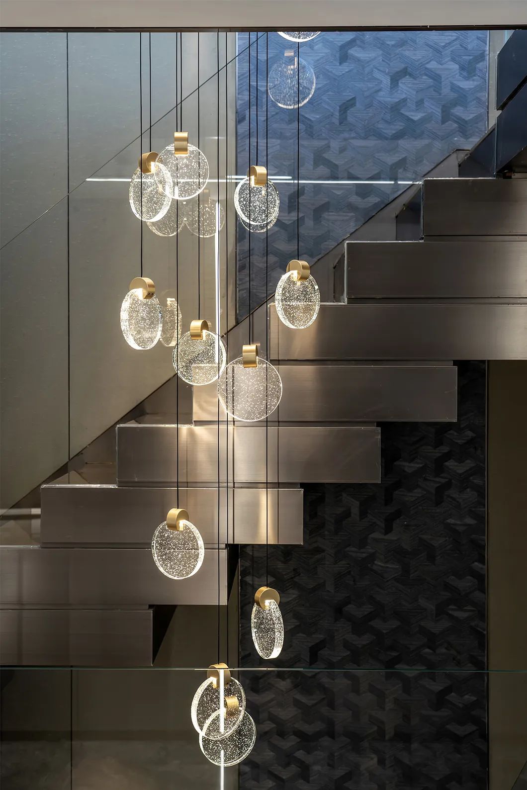 現代輕奢風格別墅室內設計家裝案例-樓梯間 現代輕奢風格別墅室內設計家裝案例-樓梯間