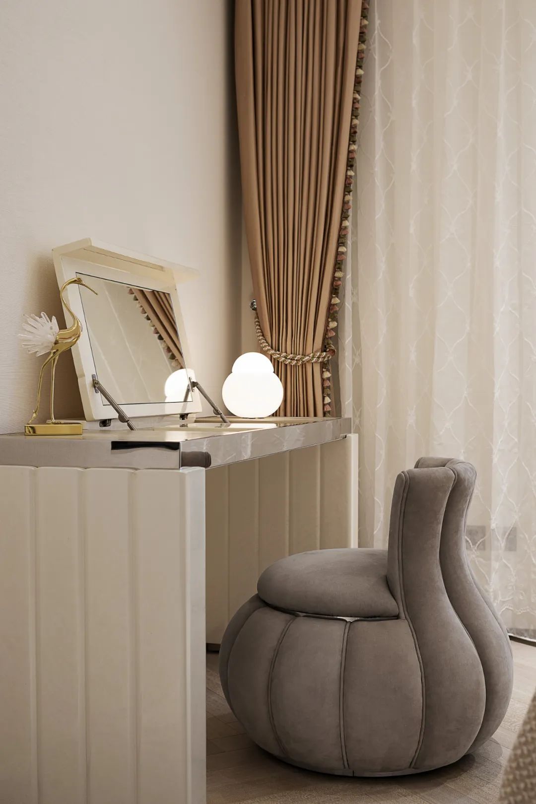 簡歐風格家裝設計別墅裝修效果圖-臥室梳妝臺 簡歐風格家裝設計別墅裝修效果圖-臥室梳妝臺