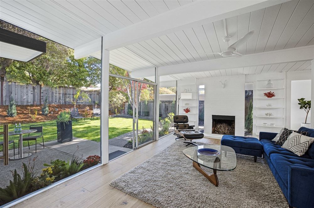 廣州市越秀濱海悅城現(xiàn)代風格別墅裝修案例