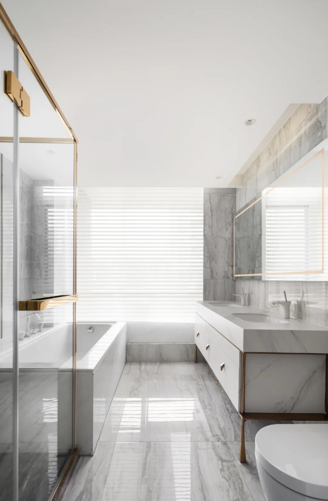 輕奢風格家裝設計室內裝修效果圖-衛生間 輕奢風格家裝設計室內裝修效果圖-衛生間