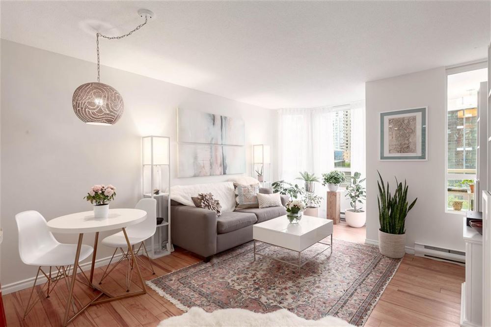 廣州市保利天悅現(xiàn)代簡約風(fēng)格二居室裝修案例