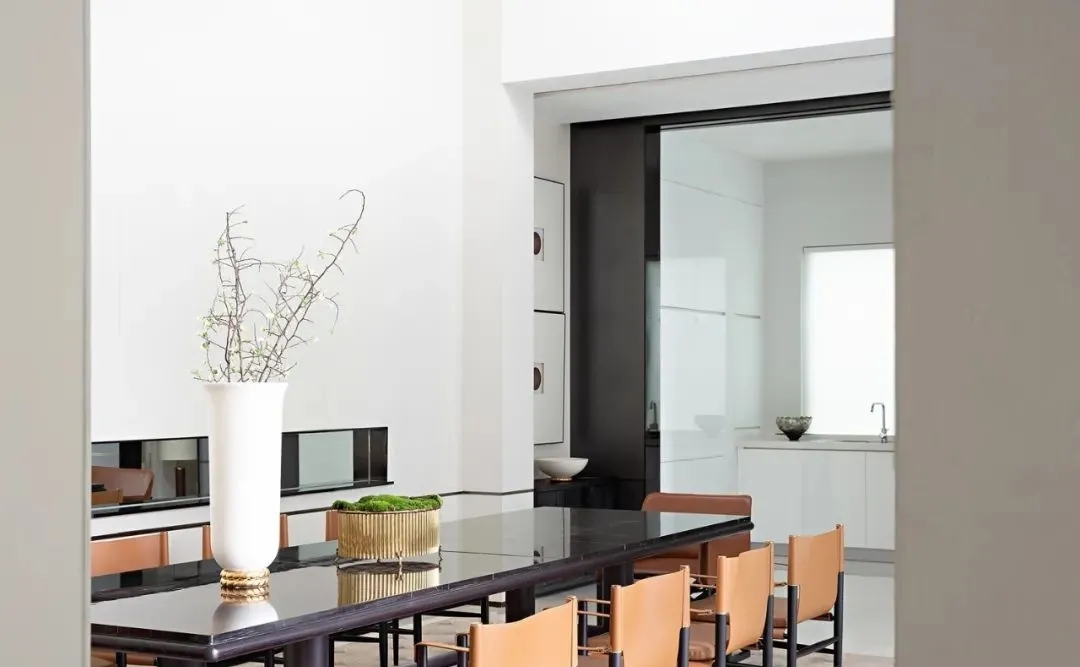 現(xiàn)代輕奢風(fēng)格別墅室內(nèi)設(shè)計家裝案例-餐廳 現(xiàn)代輕奢風(fēng)格別墅室內(nèi)設(shè)計家裝案例-餐廳