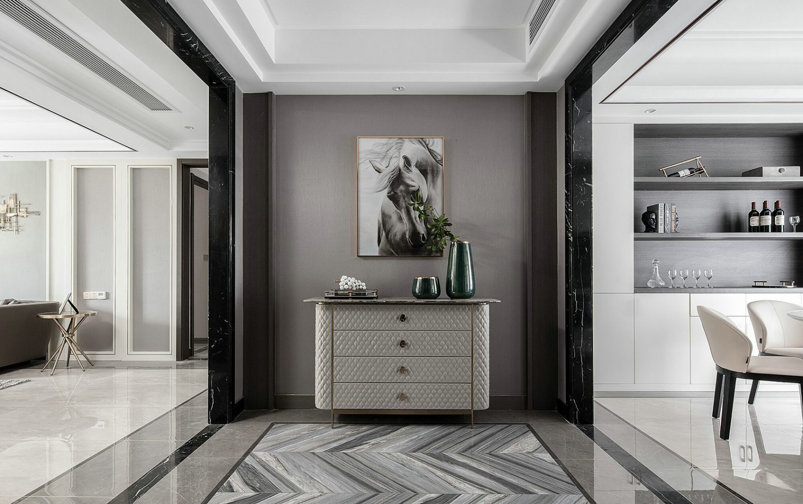 現(xiàn)代歐式風格家裝設計室內(nèi)裝修效果圖-玄關 現(xiàn)代歐式風格家裝設計室內(nèi)裝修效果圖-玄關