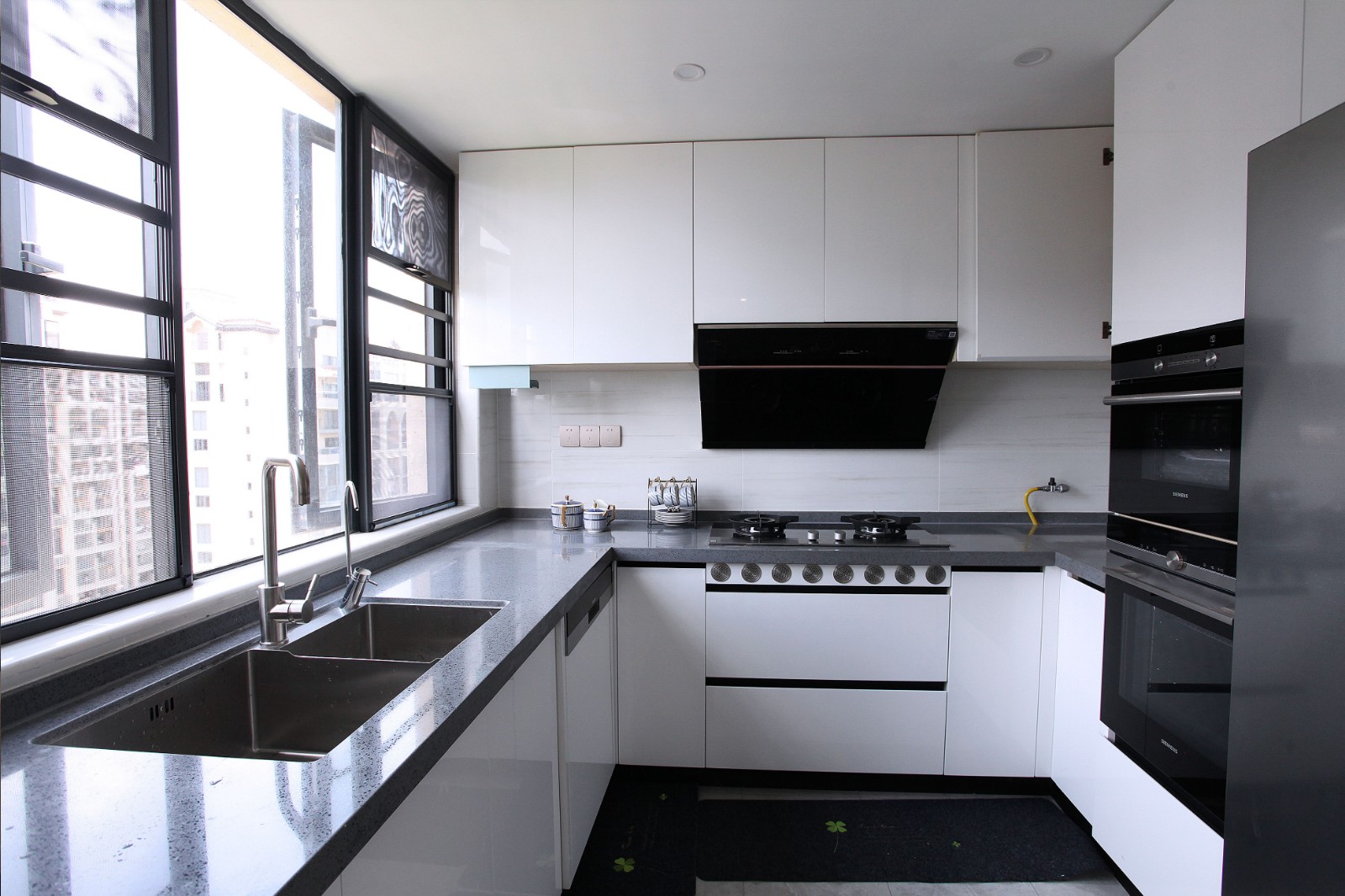 簡歐風格家裝設計室內裝修效果圖-廚房 簡歐風格家裝設計室內裝修效果圖-廚房