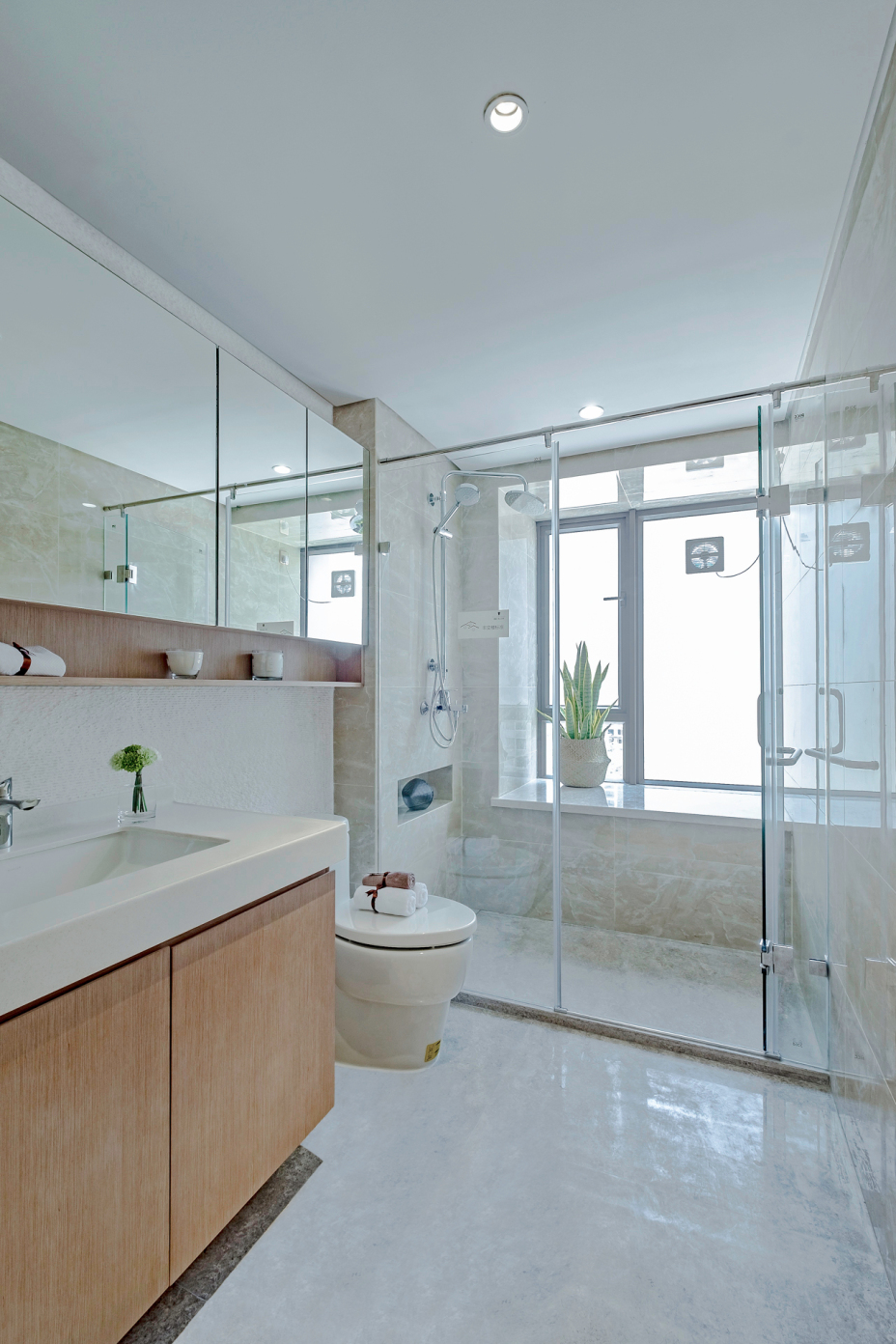 輕奢簡約風格室內家裝案例效果圖-衛生間 輕奢簡約風格室內家裝案例效果圖-衛生間