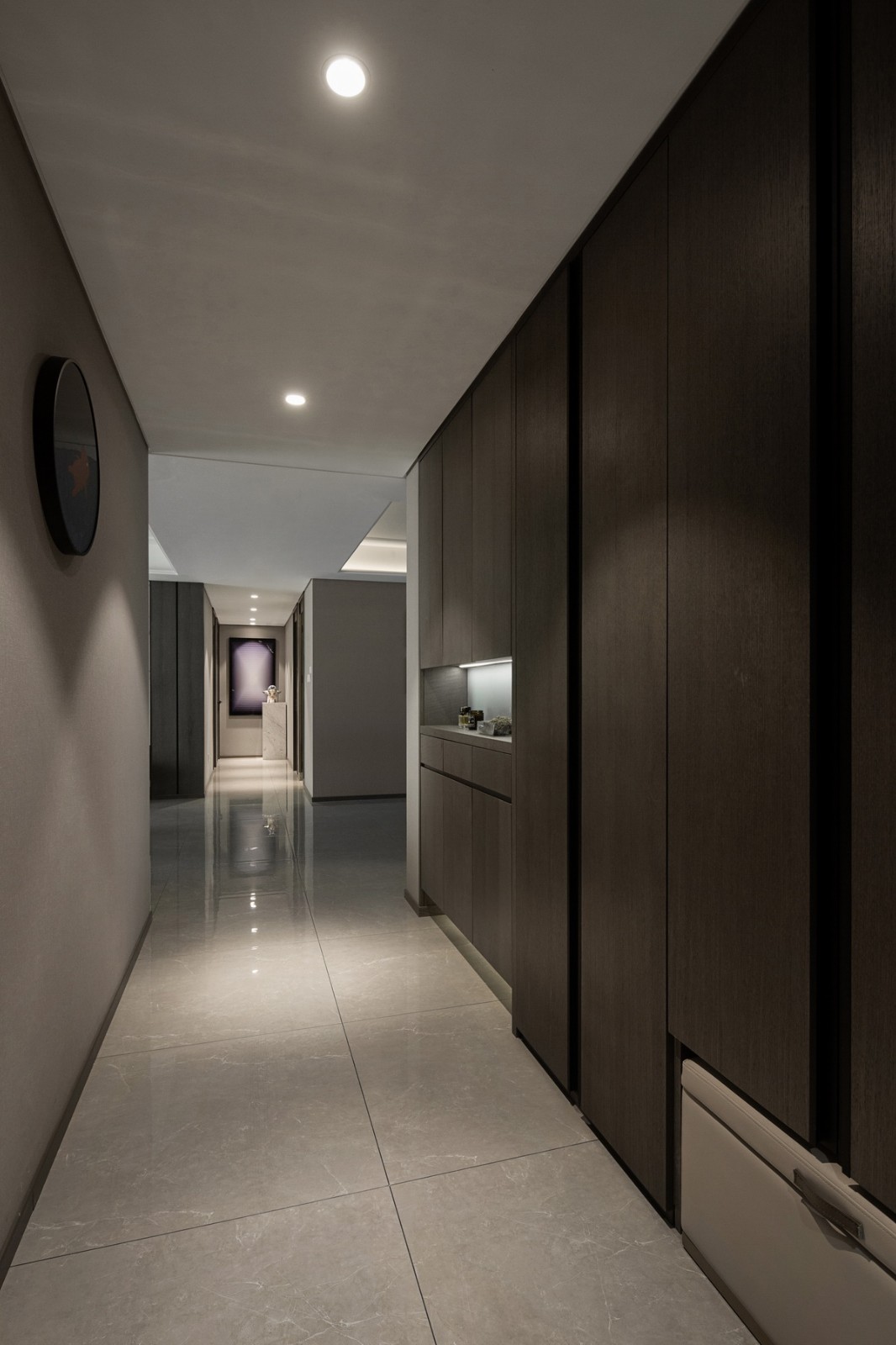 現(xiàn)代輕奢風(fēng)格室內(nèi)設(shè)計(jì)家裝案例-玄關(guān) 現(xiàn)代輕奢風(fēng)格室內(nèi)設(shè)計(jì)家裝案例-玄關(guān)