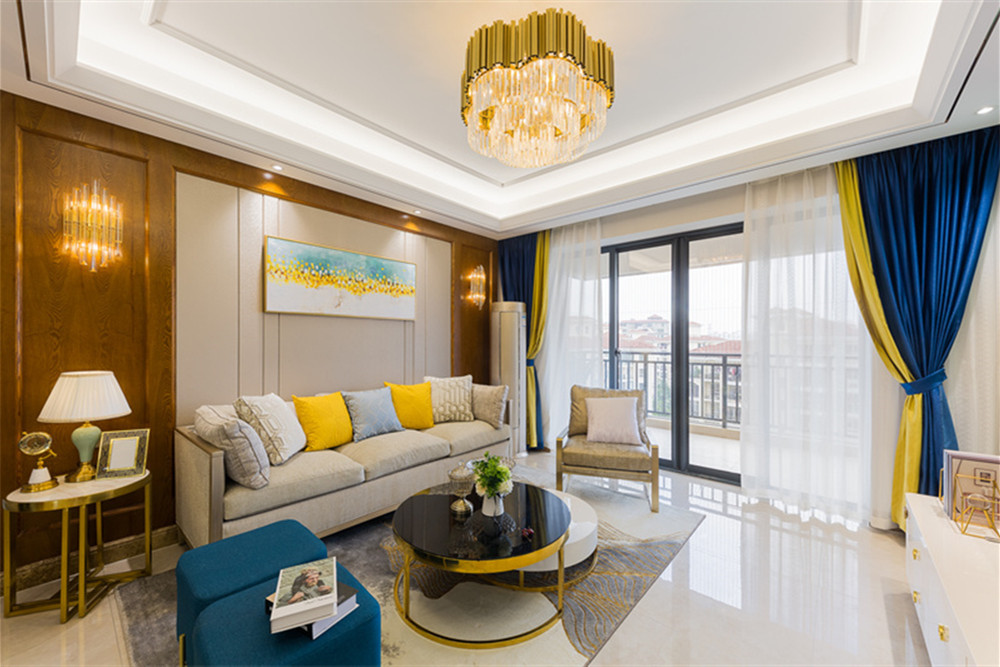 ?？谑邪埞⑤p奢風(fēng)格三居室裝修案例