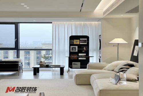 陽江市中集國際城五期現代風格三居室裝修案例